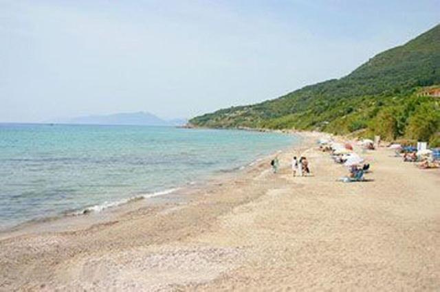 Varagoulis Giannis & Lenas Apartments Paramonas  Rom bilde